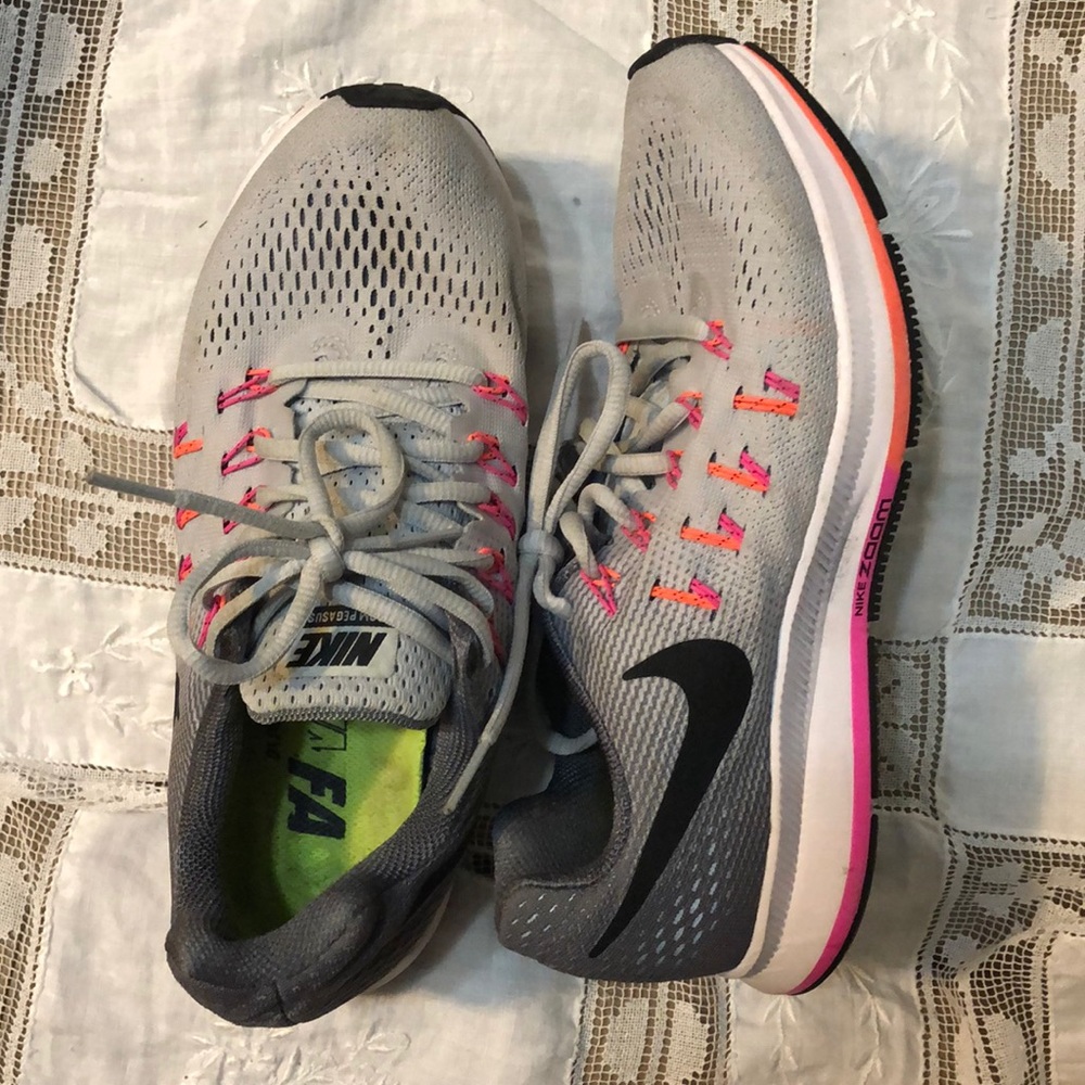 Women’s running shoes